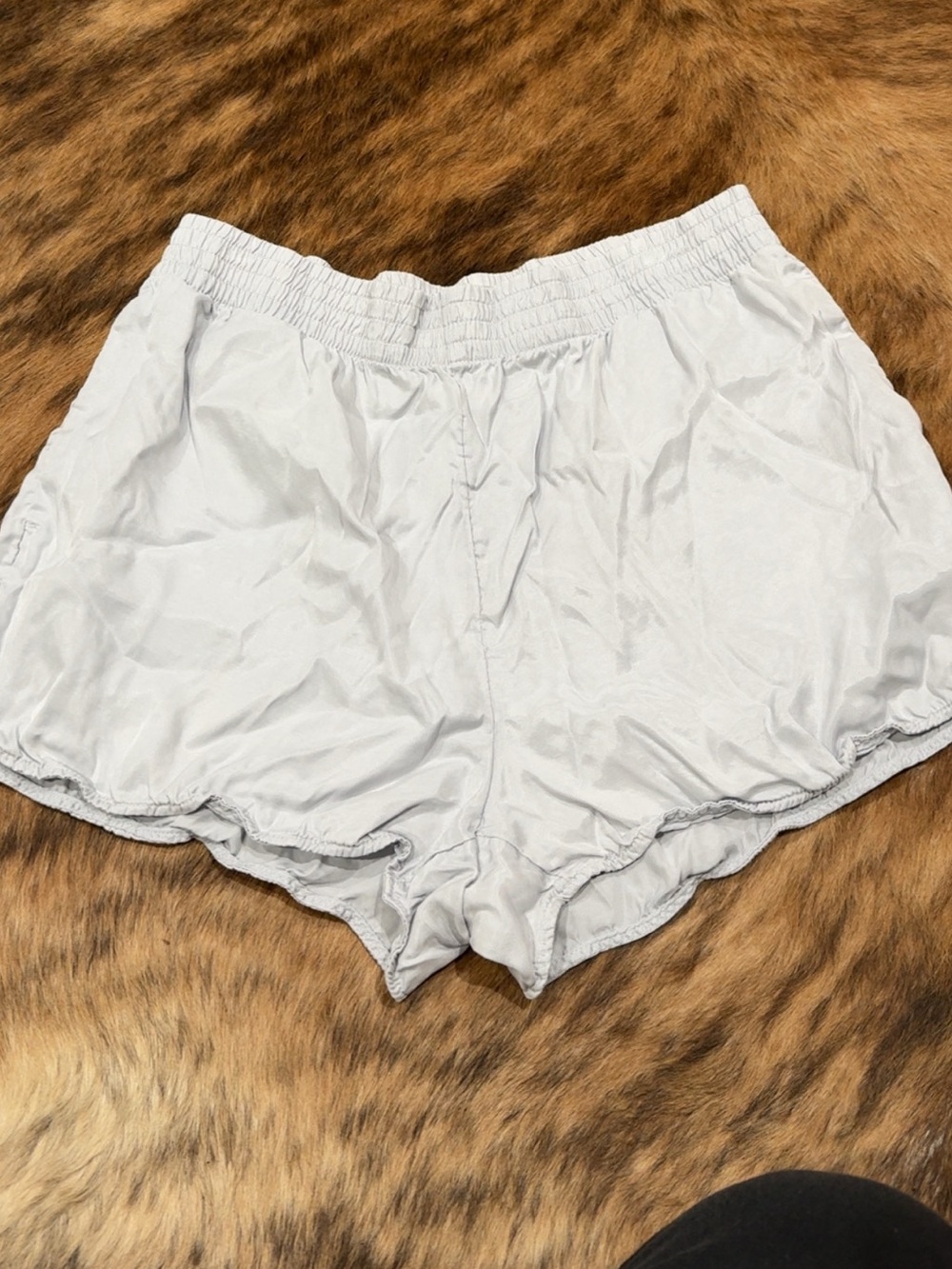 H&M Light Gray Women’s Elastic-Waist Athletic Shorts